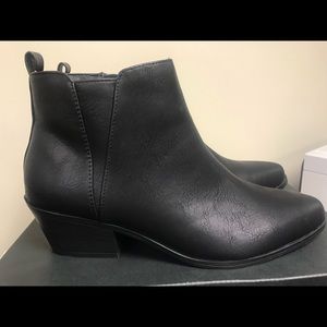 Women’s Black Bootie Size 8